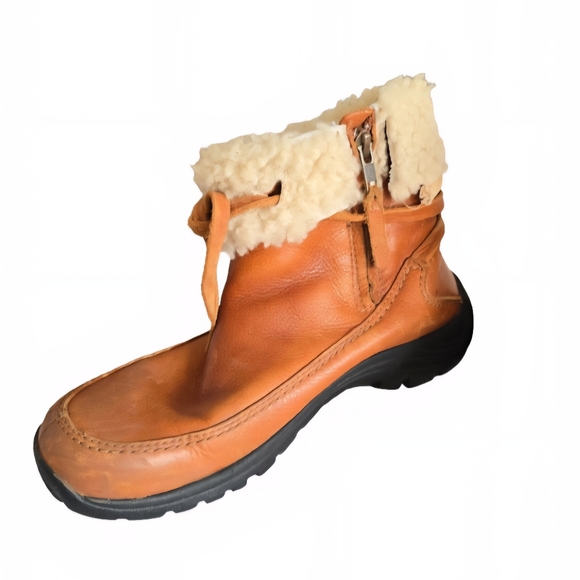 UGG Boots Tan Brown Leather Women's Size 7 Sheepskin Lined Waterproof F8007G - Picture 2 of 12